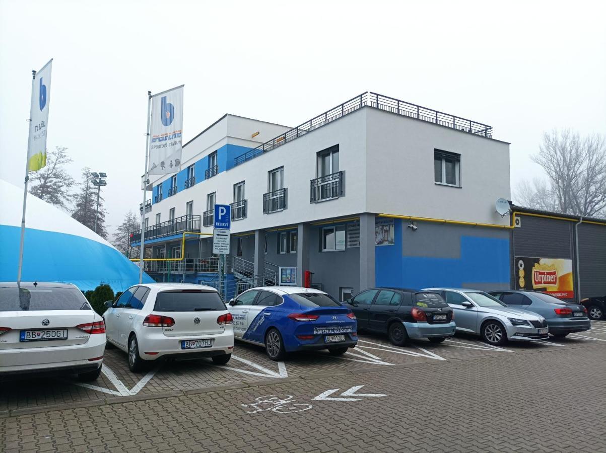 Baseline Sportovy Areal & Penzion Banská Bystrica Exterior foto
